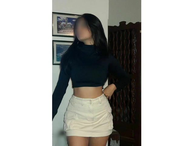 encantadora latina boddy natural