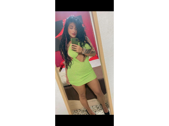 mujer fiestera de exelente ambiente.