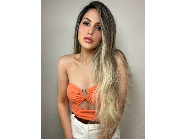 María, española