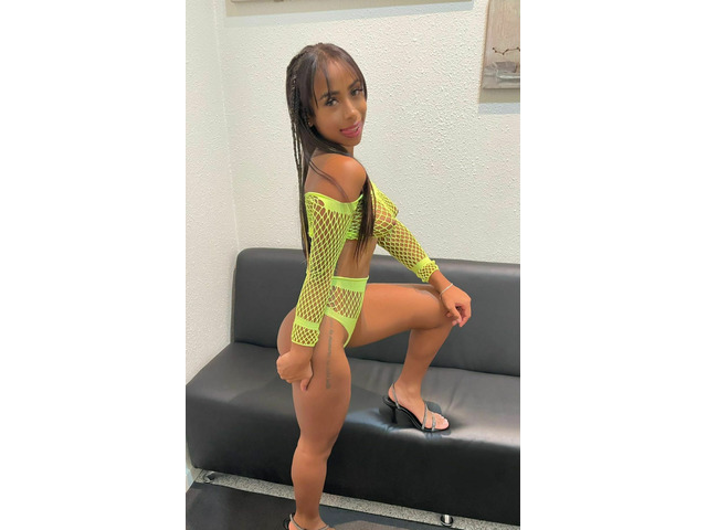 JOVENCITA CALIENTE Y GUARRA