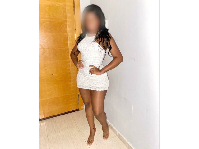 DAYANA TE ESPERA