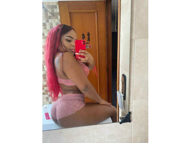 JOVEN MULATA CON GRAN CARISMA Y DIVERTIDA