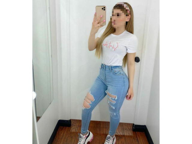 CHICA AMOROSA CARIÑOSA Y JUGUETONA