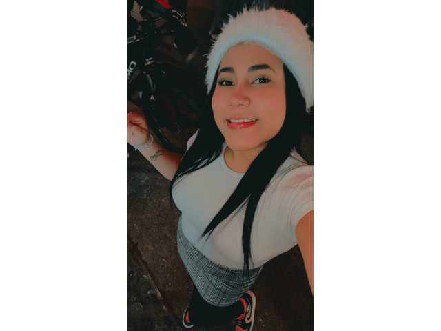 CHICA DE 19 AÑOS MUY CALIENTE