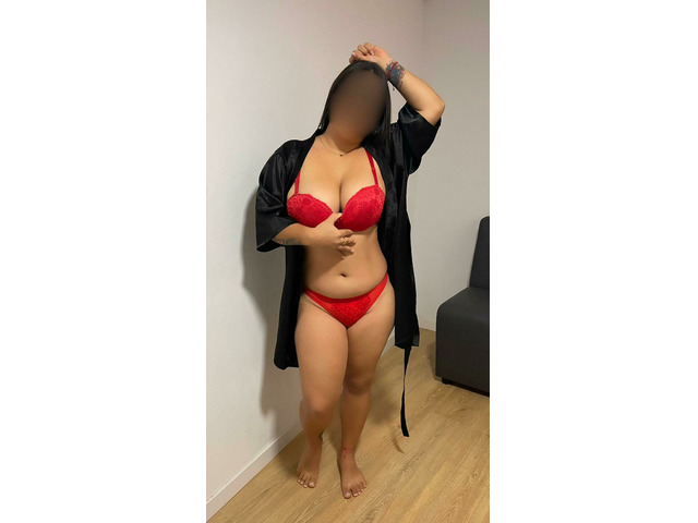 conoce el placer de estar con una latina