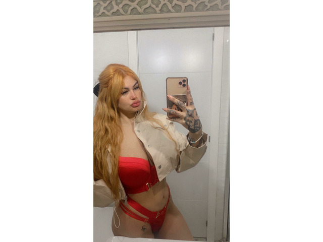 SEDUCTORA Y ENCANTADORA LATINA