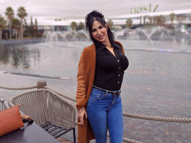 MERY ENCANTADORA Y BELLA MASAJISTA