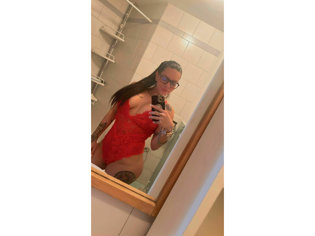 MASAJISTA COLOMBIANA HERMOSA Y MENTE ABIERTA