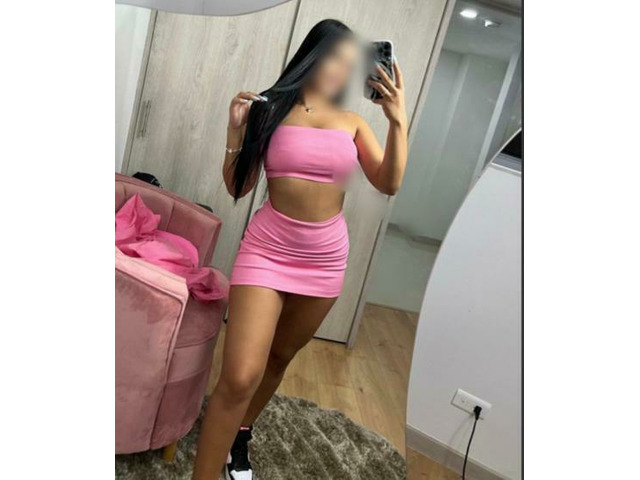 HERMOSA PELI NEGRA, BUSCA PASARLO BIEN.