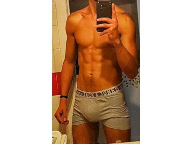 GIGOLO ESCORT 35 AÑOS