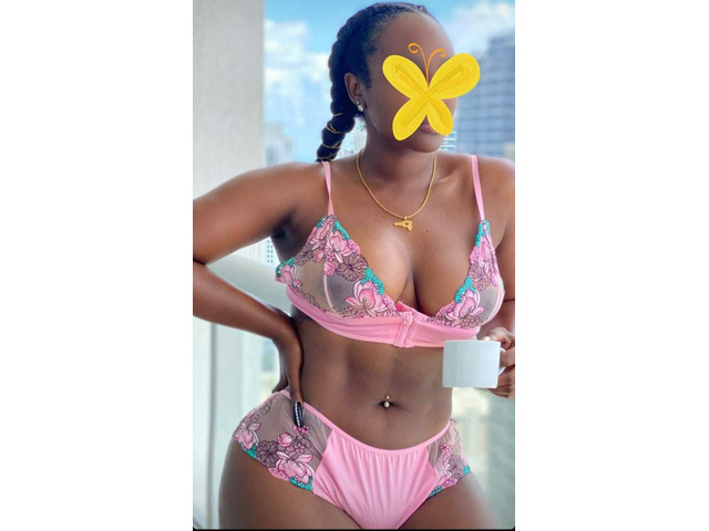 SEXY MORENA DOMINICANA PARTICULAR