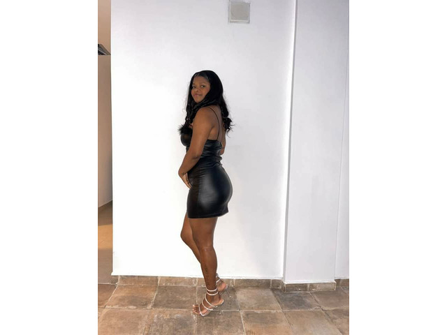 morenita sexy y joven con ganas de caña