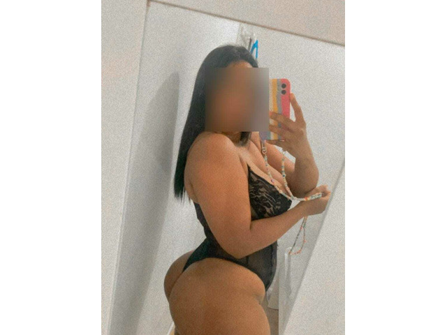 VALERIA, TE GUSTAN LOS PECHOS NATURALES?