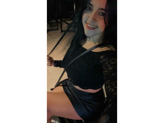 CAROLINA ELEGANTE Y APASIONADA