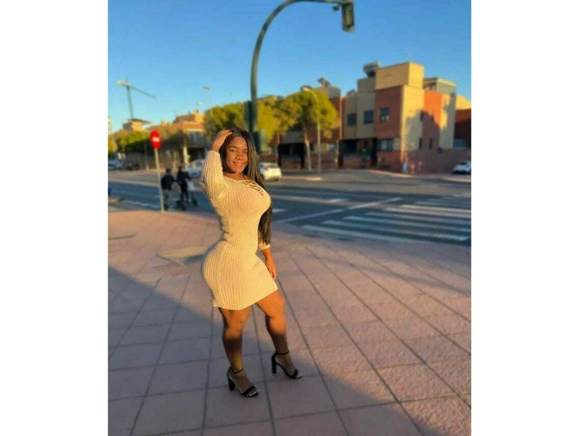MULATA DE ENCANTO CACHONDA Y FIESTERA.