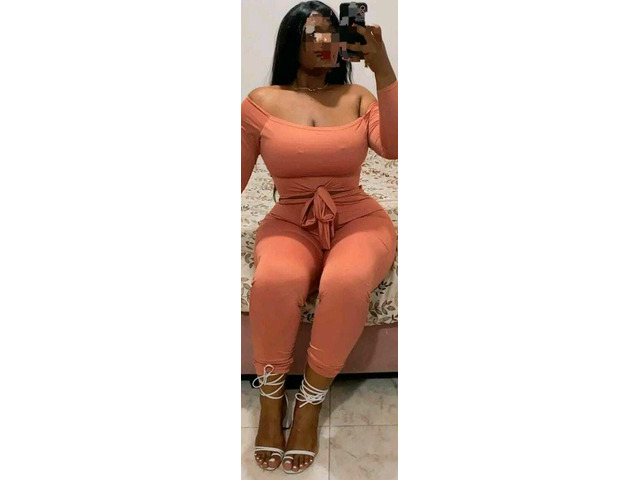 MORENA CON CURVAS ESPECTACULARES