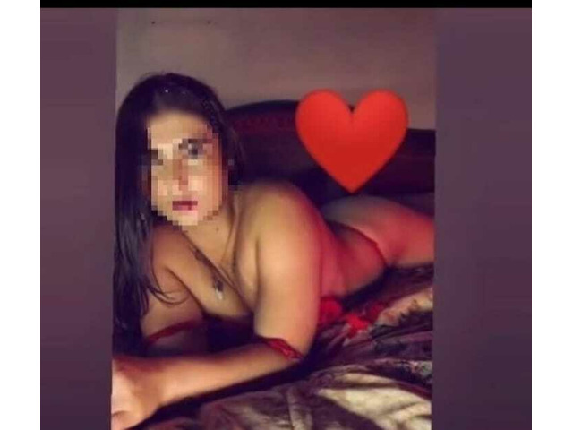 UNA LATINA MORENA ESPERANDO POR TI