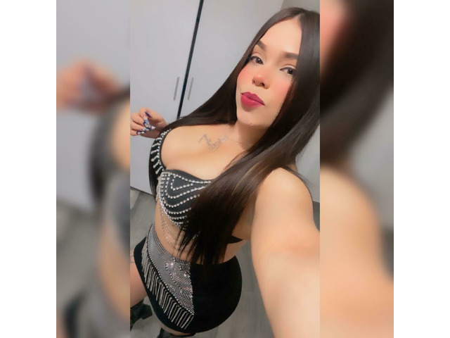 DESCOMPLICADA Y COMPLACIENTE