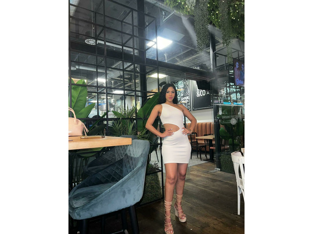 CHICA LATINA, TRAVIESA