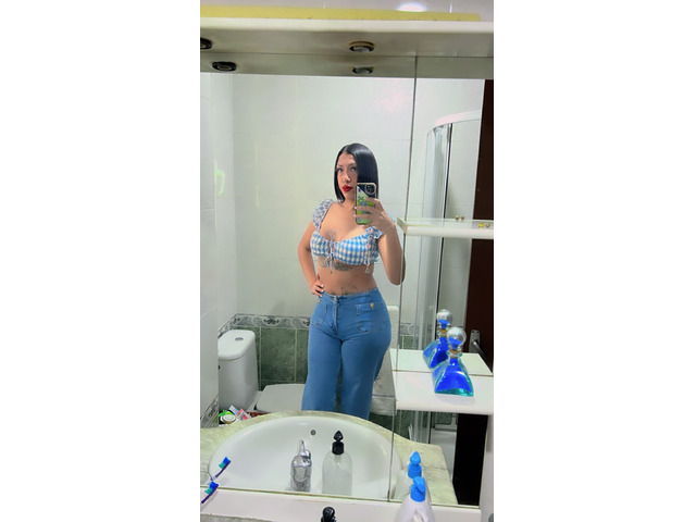 Emmmilyboom latina cariñosa