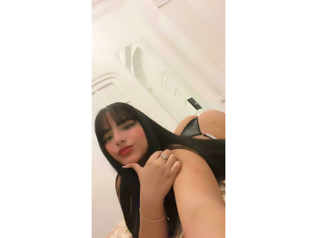 JUGUETONA Y TRAVIESA CHICA TEEN