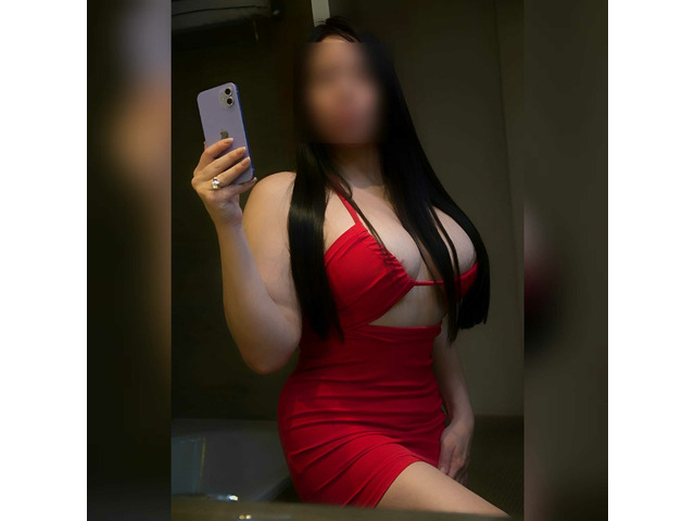 PRECIOSA MUJER MOJADITA Y CON MUCHAS GANAS.