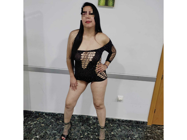 DAMA DE COMPAÑIA, GUARRA, Y FIESTERA.