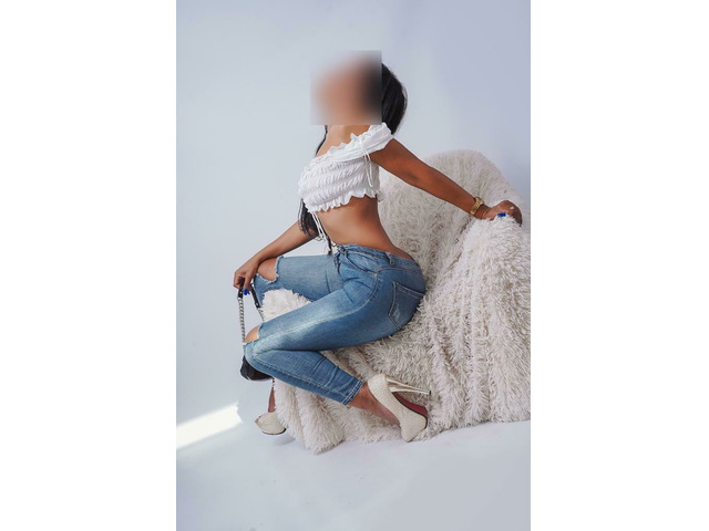 HERMOSA MORENA EN ELDA