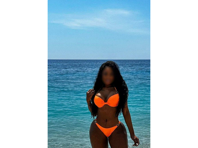 GRAN CHICA COMPLACIENTE EN TODO