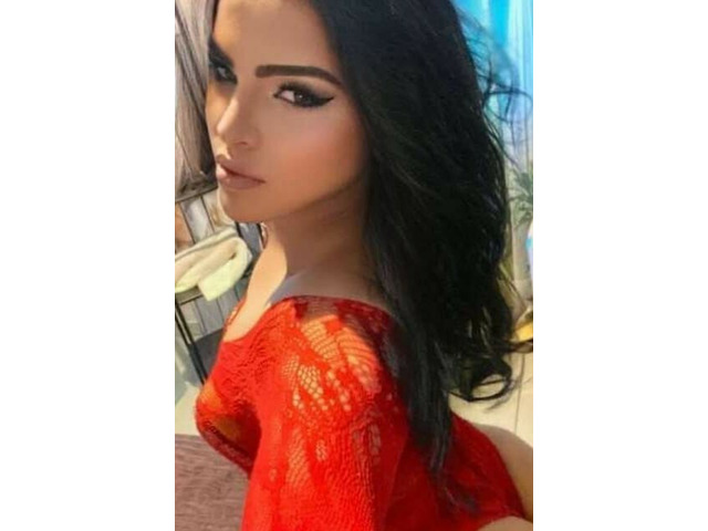 SOY UNA NENA QUE QUIERE PASARLA RICO