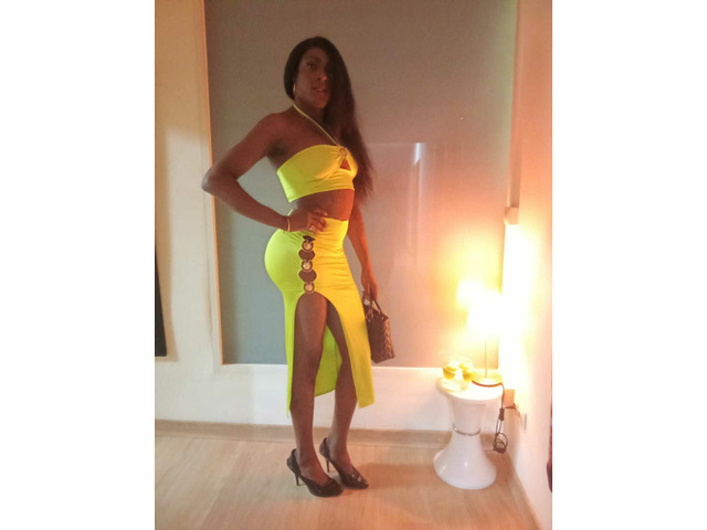 CHICA CALIENTE, FEMENINA Y MUY COMPLACIENTE.