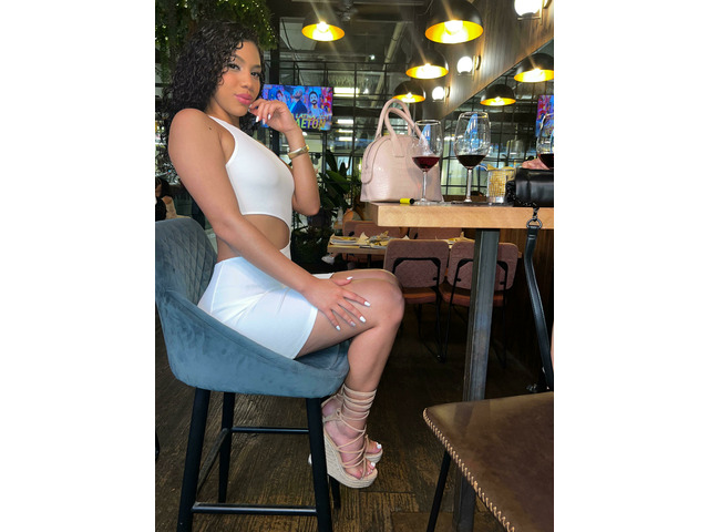 VENEZOLANA EXPLOSIVA & MUY FIESTERA