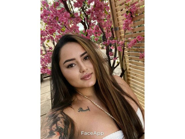 NENA GUAPA TE ESPERA EN SEXY LENCERIA