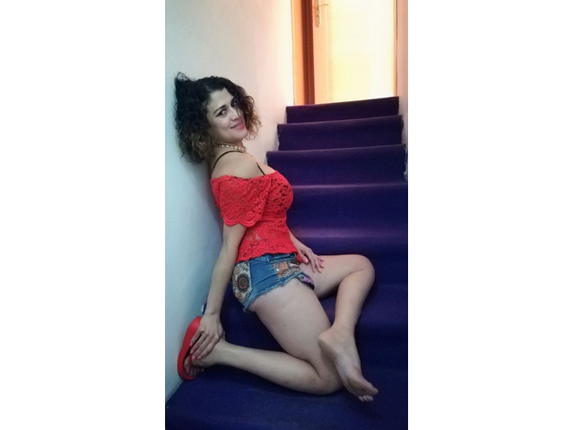 elly, morbosa y muy fiestera