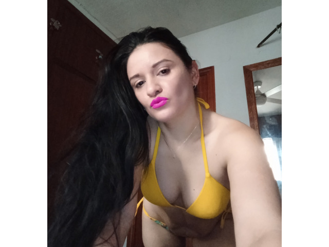Tania latina una chica implicada