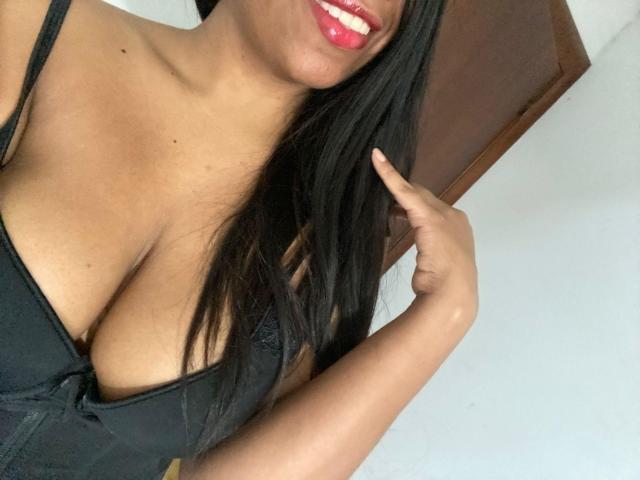 24 H  VALERIA COLOMBIANA