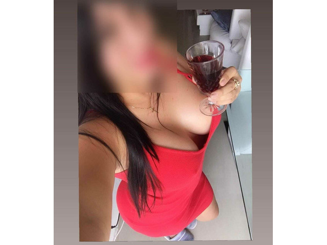 MADURITA, ARDIENTES JUGUETONAS Y HERMOSA
