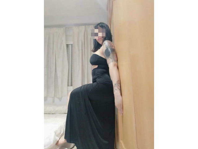 (L)VENEZOLANA ARDIENTE, CHUPAME LAS TETAS. .