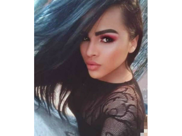SOY UNA TRANSEXUAL CON POLLA ENORME