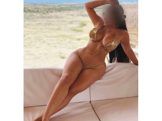 TETONA CON NALGAS GRANDES. . .