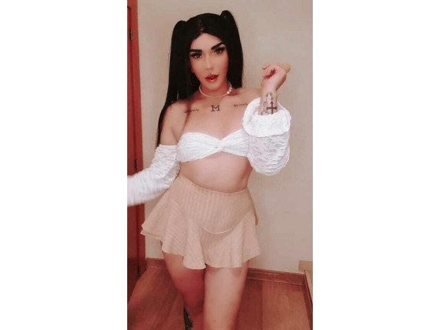 UNA DAMA PERO UNA ZORRA EN LA CAMA