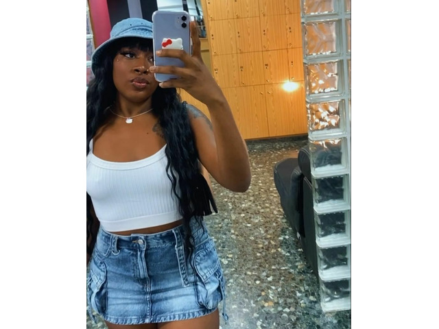 negra con rico culo y buen coño, te la chupo?