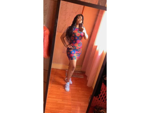 DELICIOSA LATINA CON GANAS DE UNA RICA POLLA