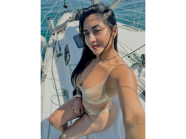 UNA DIOSA CON CURVAS PELIGROSA. . . 24 HRS