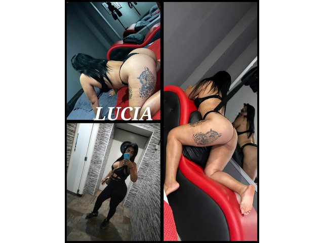 JOVEN TATUADA CON GANAS DE FIESTA