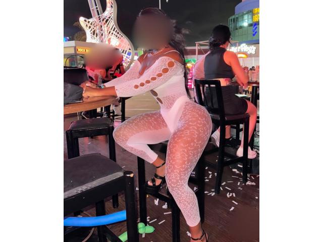 KIARA EXTROVERTIDA LATINA EN ELDA