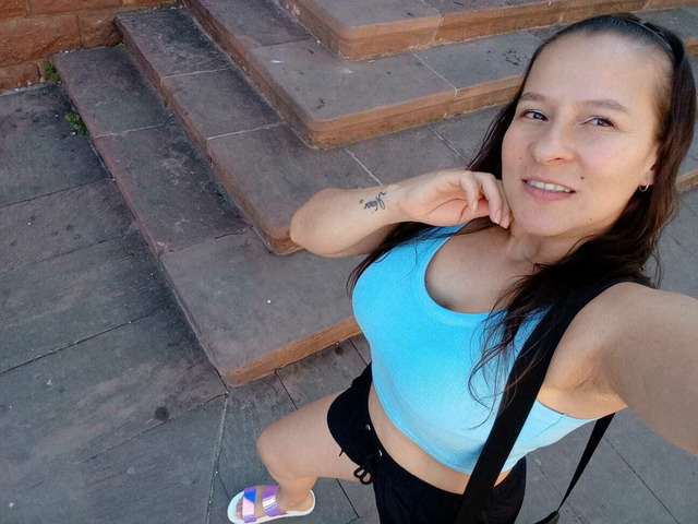CARA DE ANGEL PERO TODA UNA DIABLA