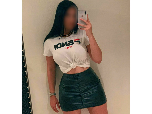 TU PERRA BUSCA UNA POLLA RICA