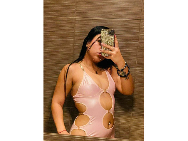 LAURA TU CHICA DESEOSA 