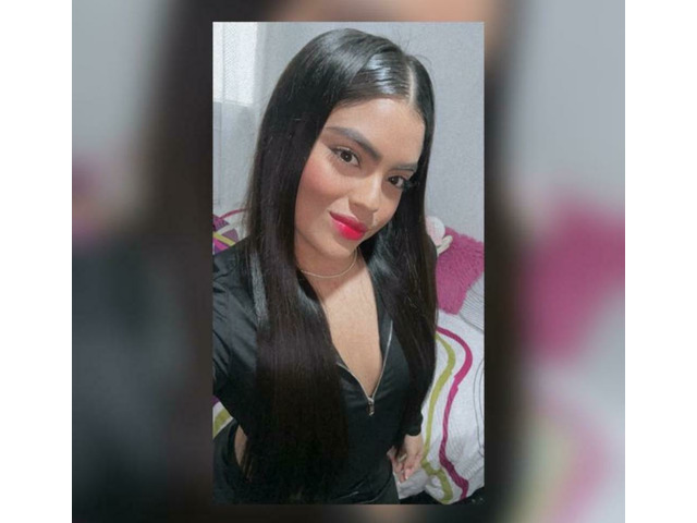 COLOMBIANA UNA CHICA CARIÑOSA